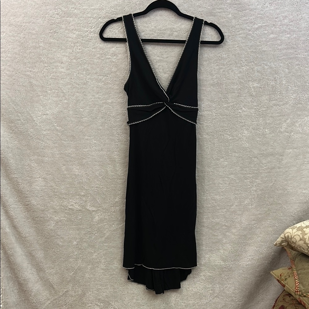 Black and White Asymmetrical V-Neck Cocktail Dress